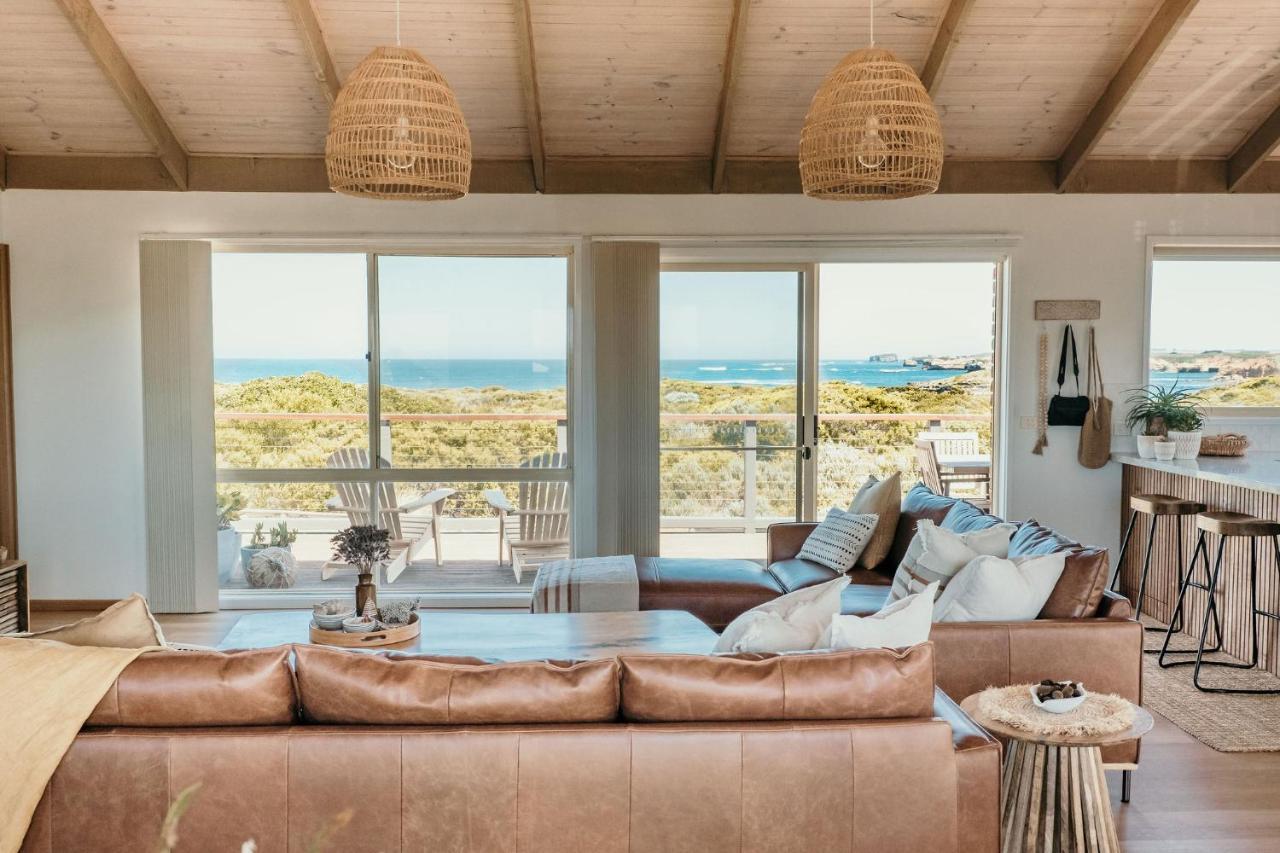 Sunsets On Martyrs Coastal Luxury Beach House بيتربورو المظهر الخارجي الصورة