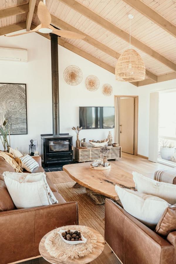 Sunsets On Martyrs Coastal Luxury Beach House بيتربورو المظهر الخارجي الصورة